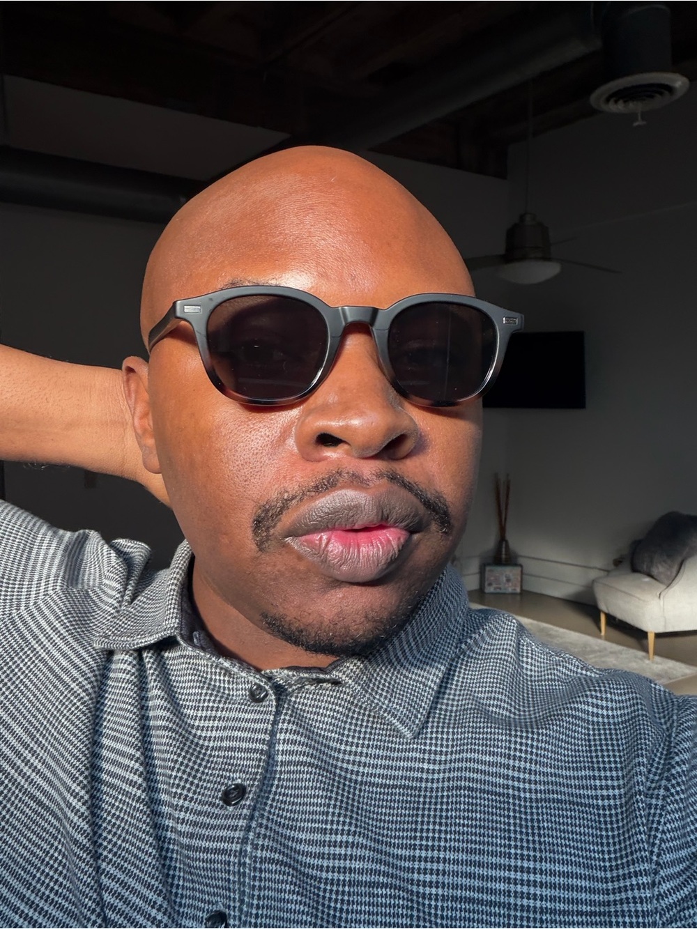 POCKET SQUARE CLOTHING
Ean Sunglasses